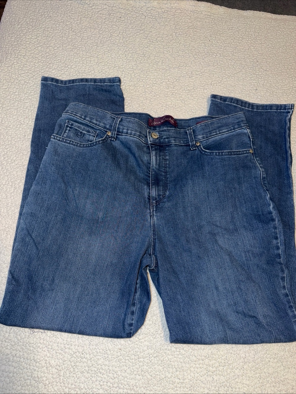 Gloria Vanderbilt Classic Straight-Leg Denim Jeans in Medium Blue